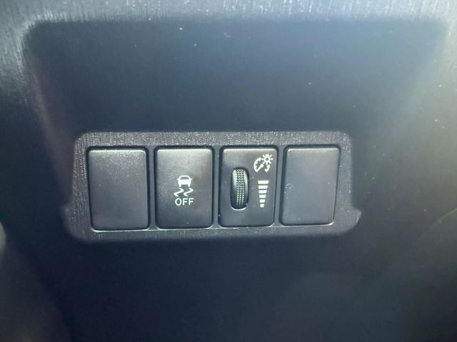 Vehicle image 19 of 34