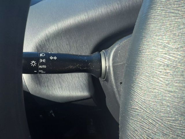 Vehicle image 18 of 34