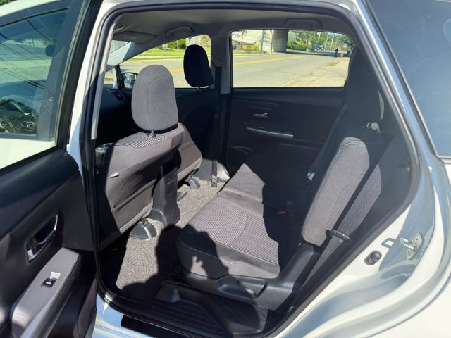 Vehicle image 31 of 34