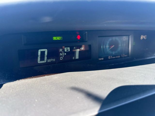 Vehicle image 10 of 34