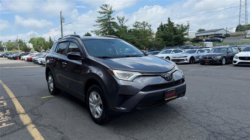 2017 Toyota RAV4 LE Image 3 of 36