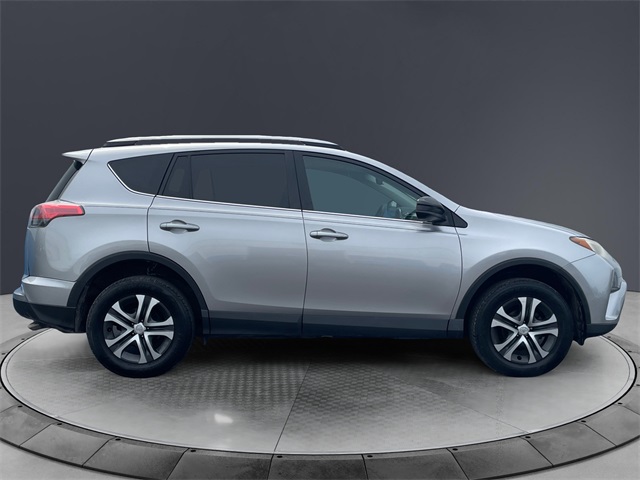 Vehicle image 4 of 15