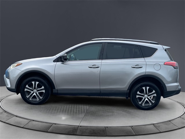 Vehicle image 8 of 15