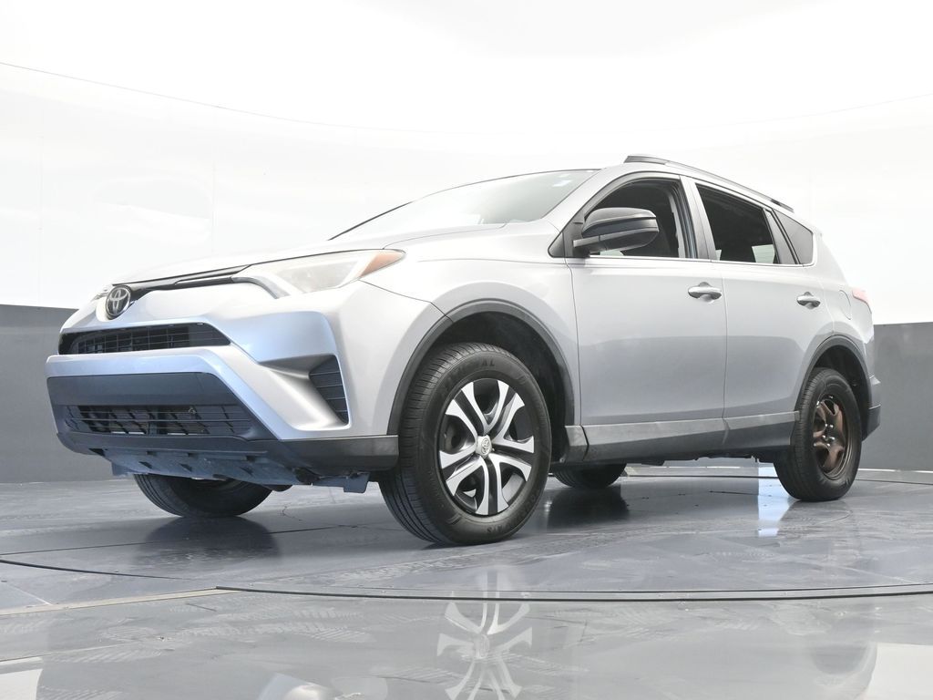 Vehicle image 21 of 61