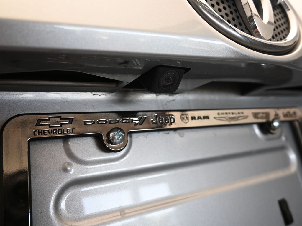 Vehicle image 51 of 61