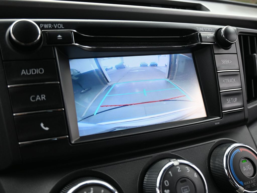 Vehicle image 37 of 61