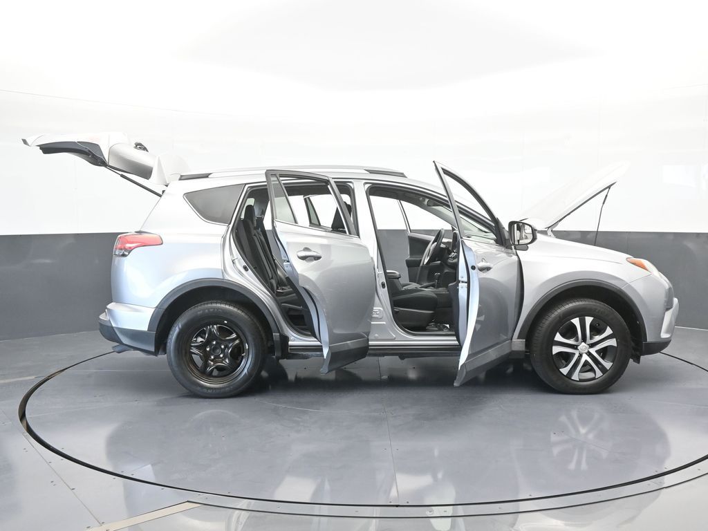 Vehicle image 28 of 61