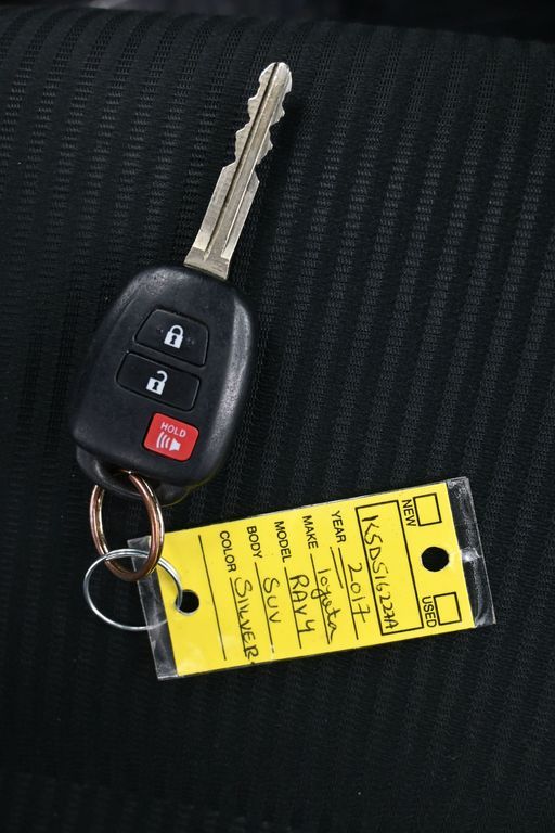 Vehicle image 35 of 61