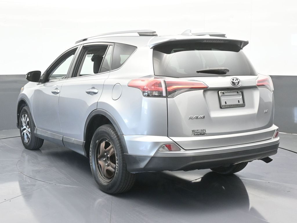 Vehicle image 9 of 61