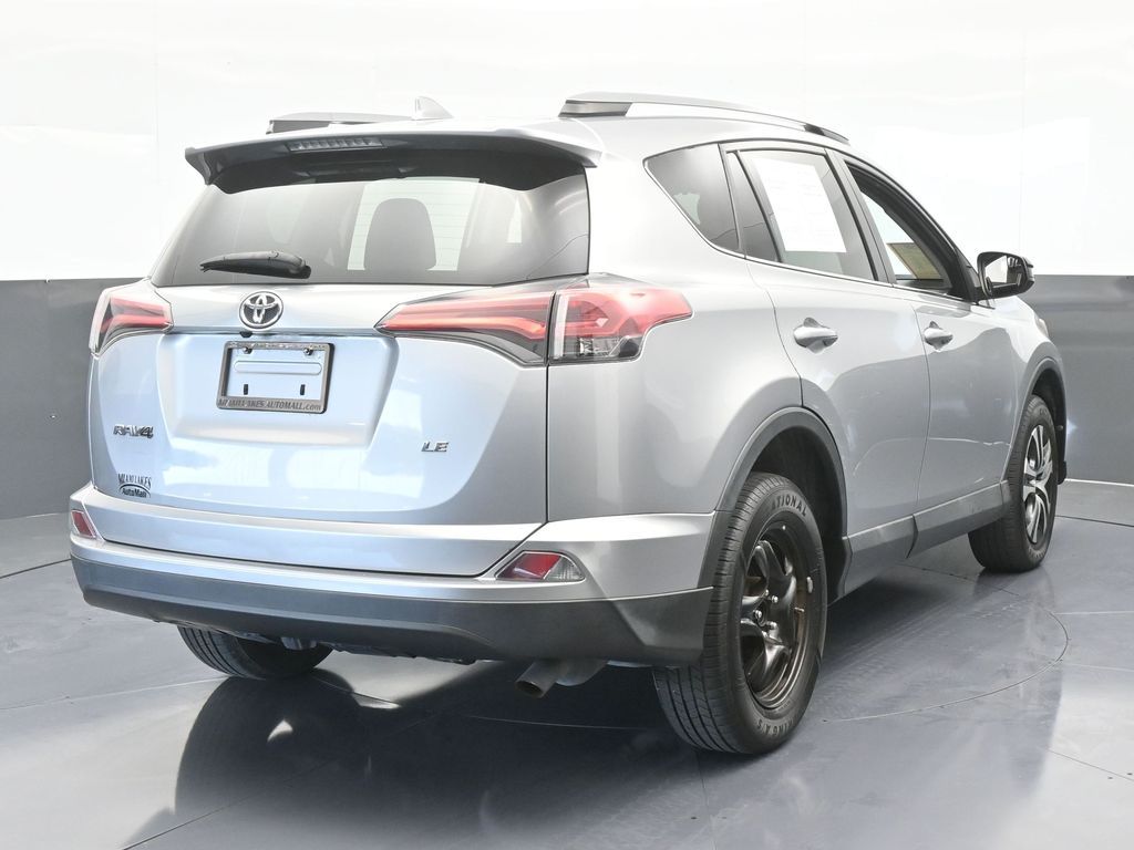 Vehicle image 10 of 61