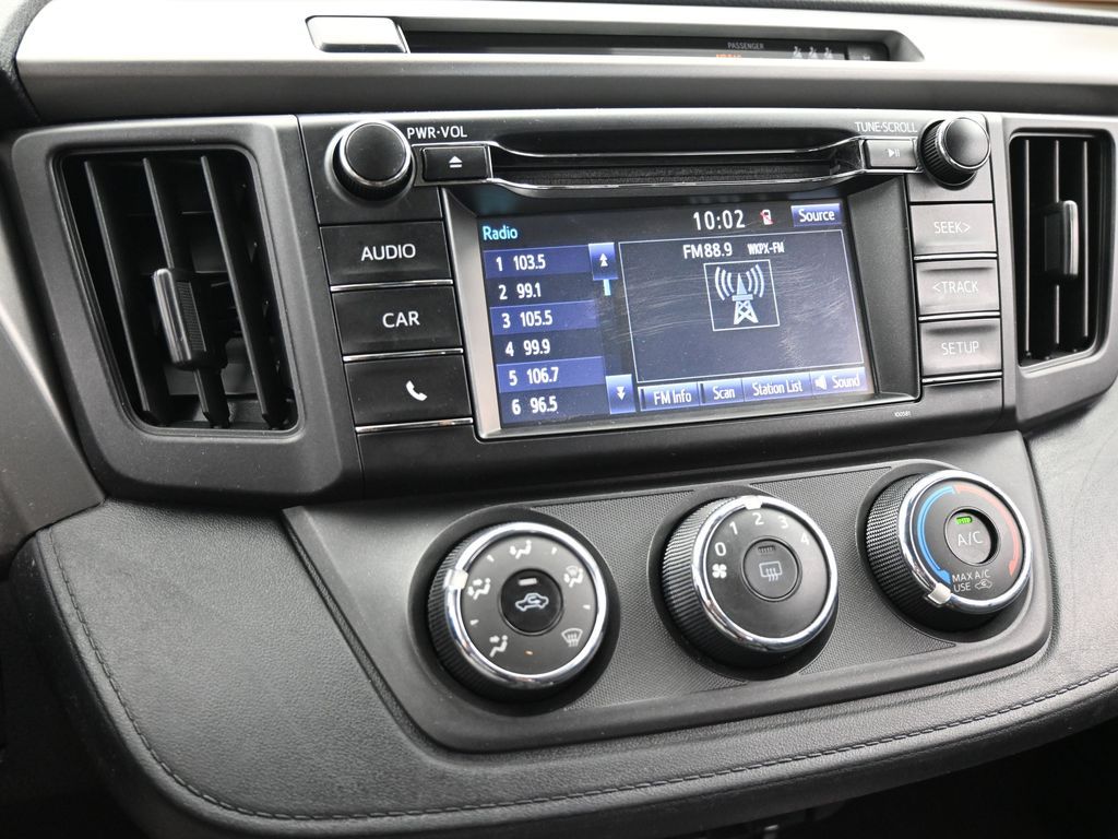 Vehicle image 39 of 61