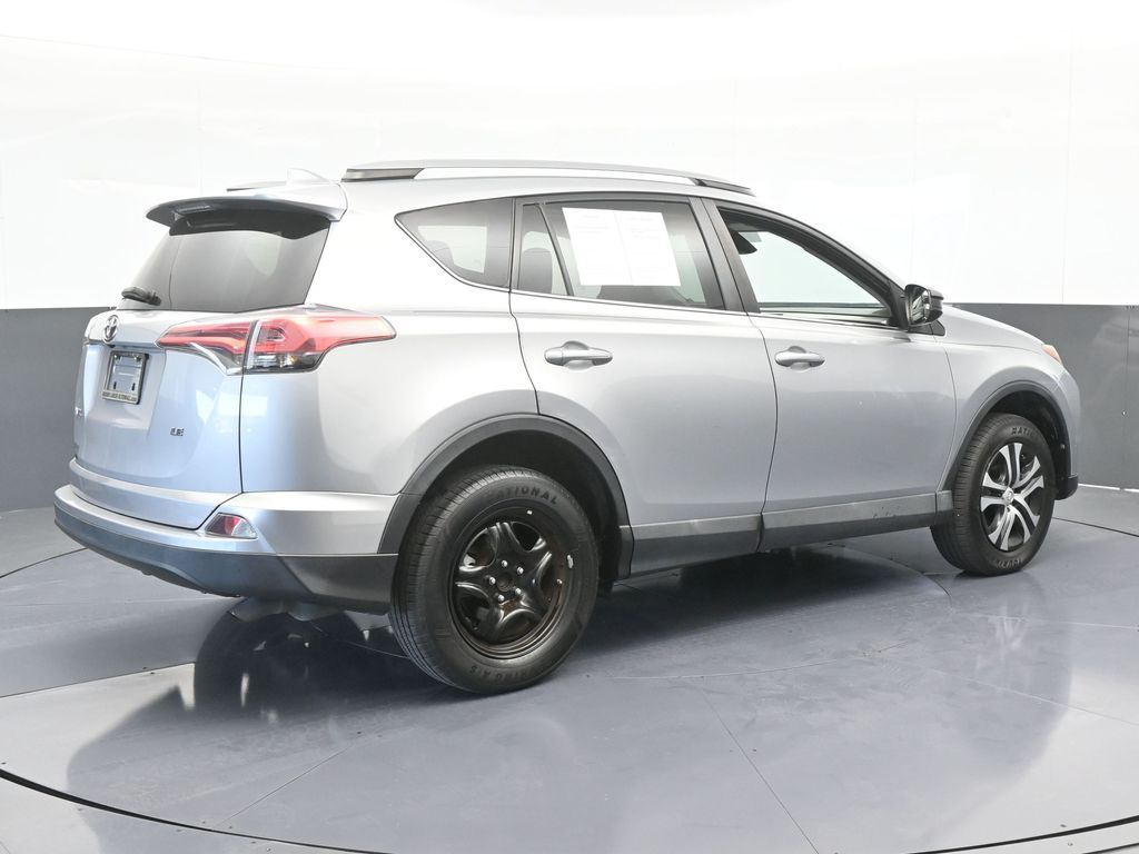 Vehicle image 11 of 61