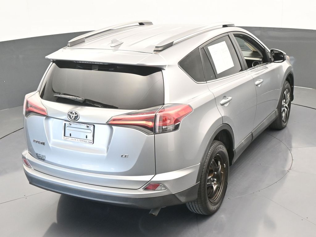 Vehicle image 17 of 61