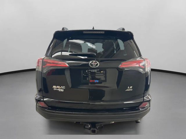Vehicle image 8 of 43