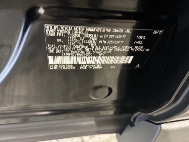 Vehicle image 33 of 43