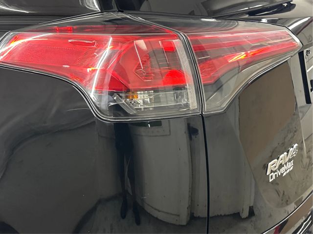 Vehicle image 15 of 43