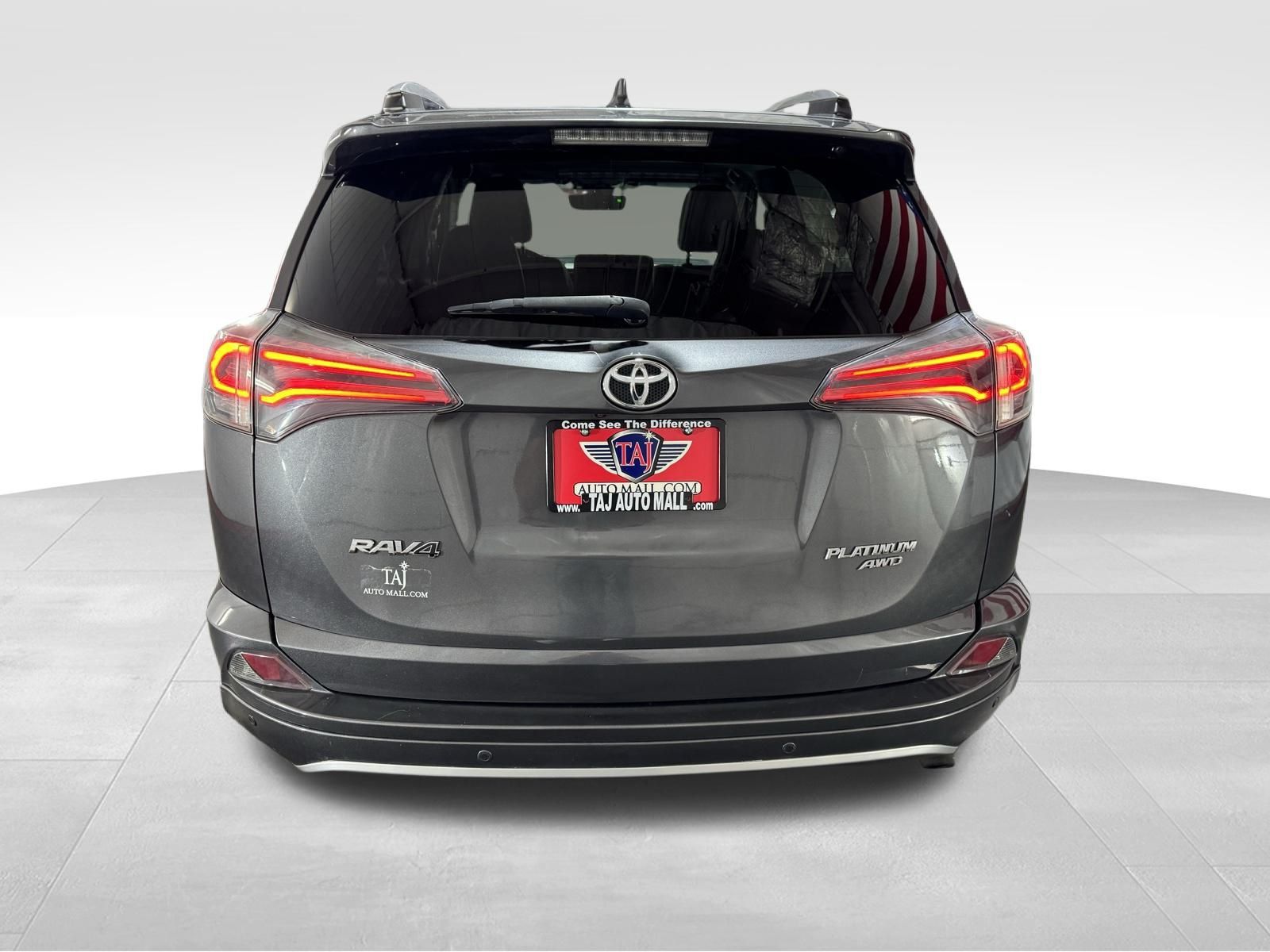 Vehicle image 6 of 28