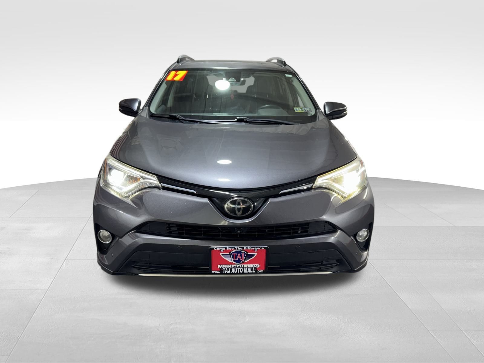 Vehicle image 3 of 28