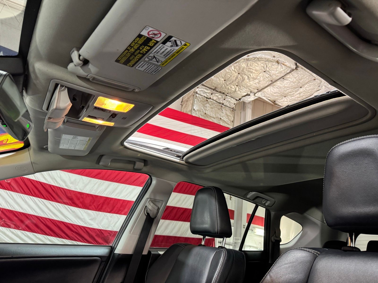 Vehicle image 25 of 28