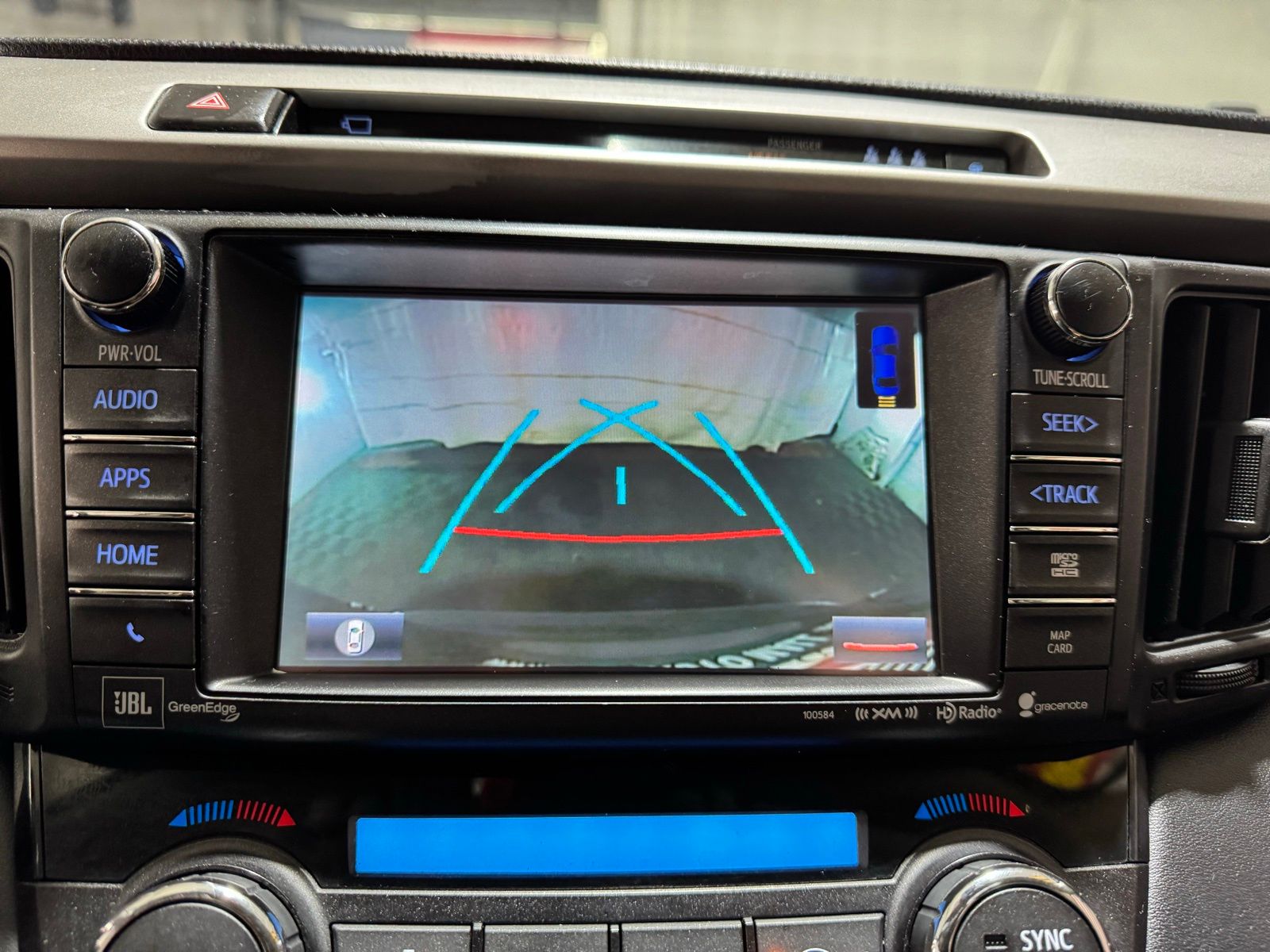 Vehicle image 23 of 28
