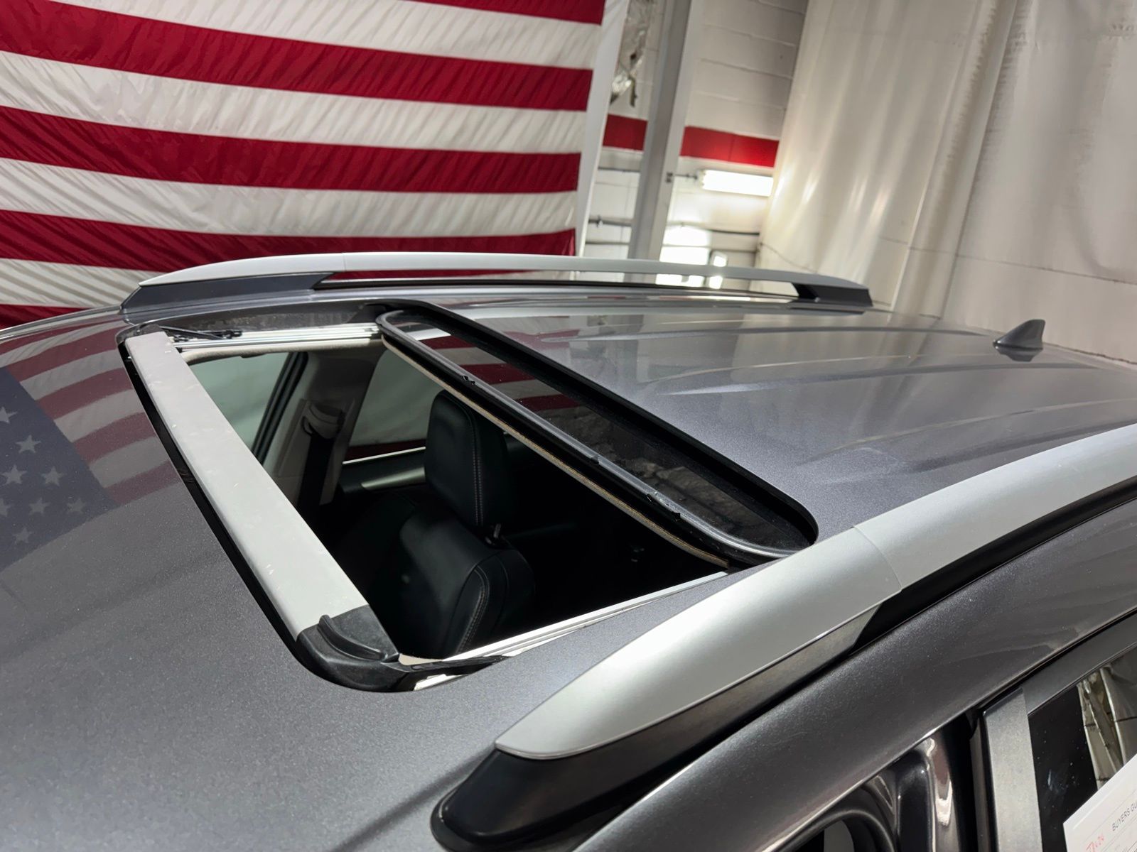 Vehicle image 26 of 28