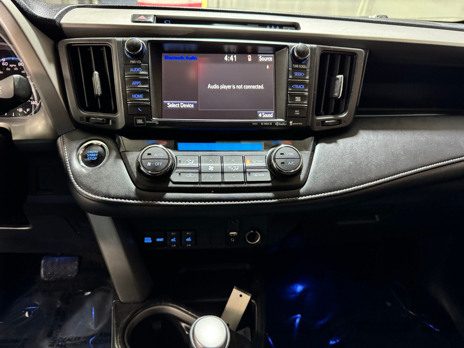 Vehicle image 22 of 28