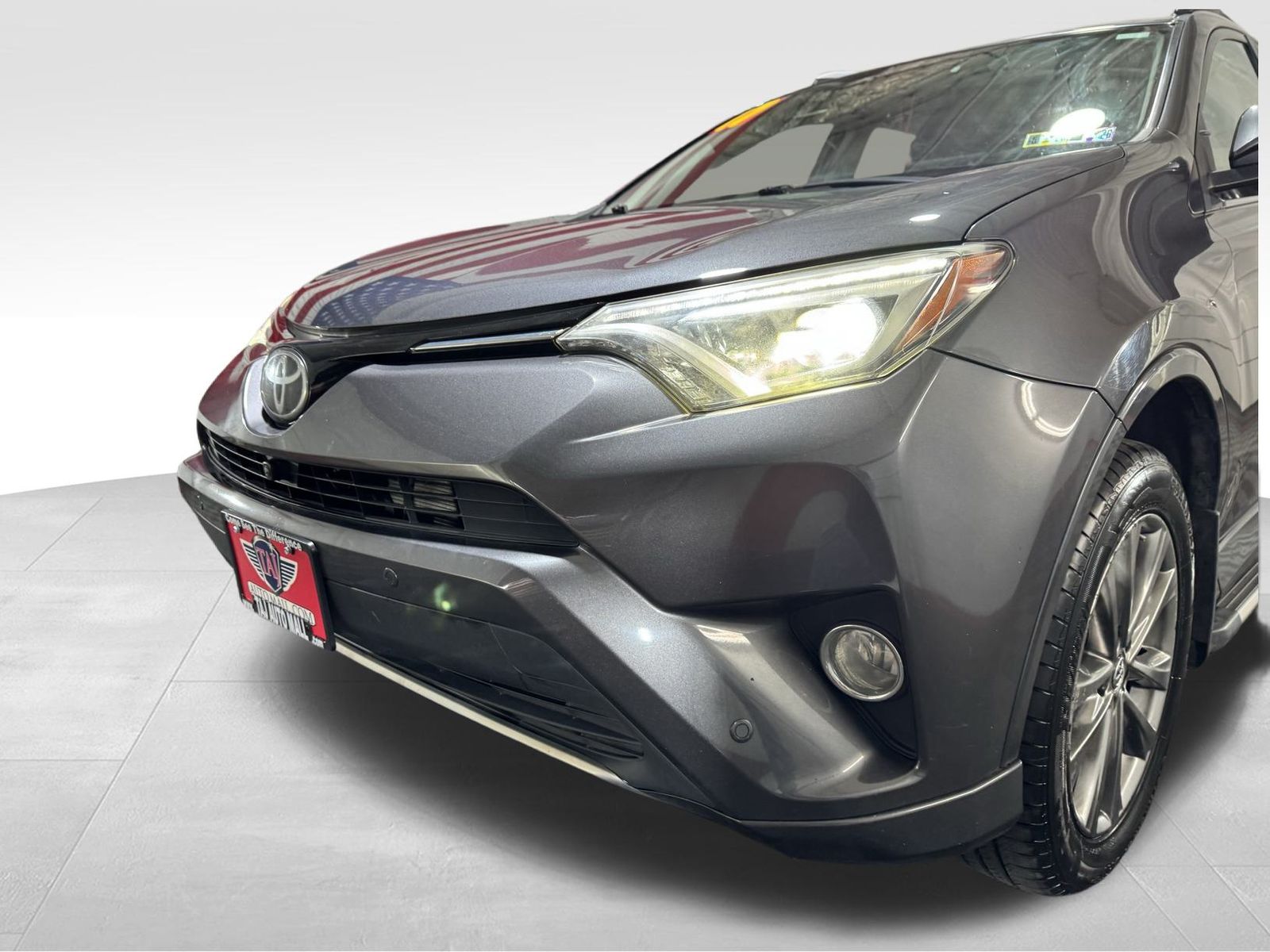 Vehicle image 2 of 28