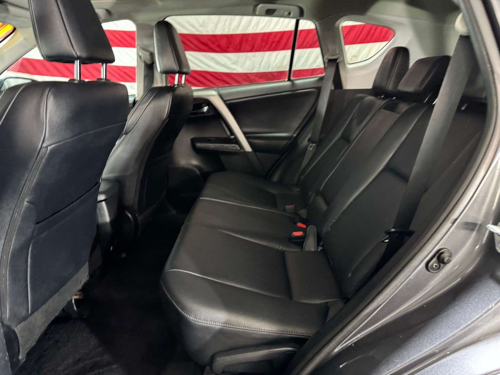 Vehicle image 12 of 28