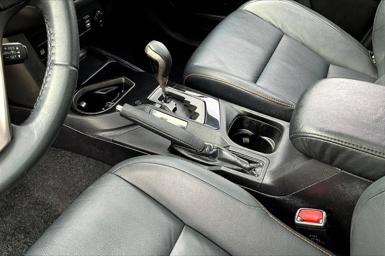 Vehicle image 15 of 32