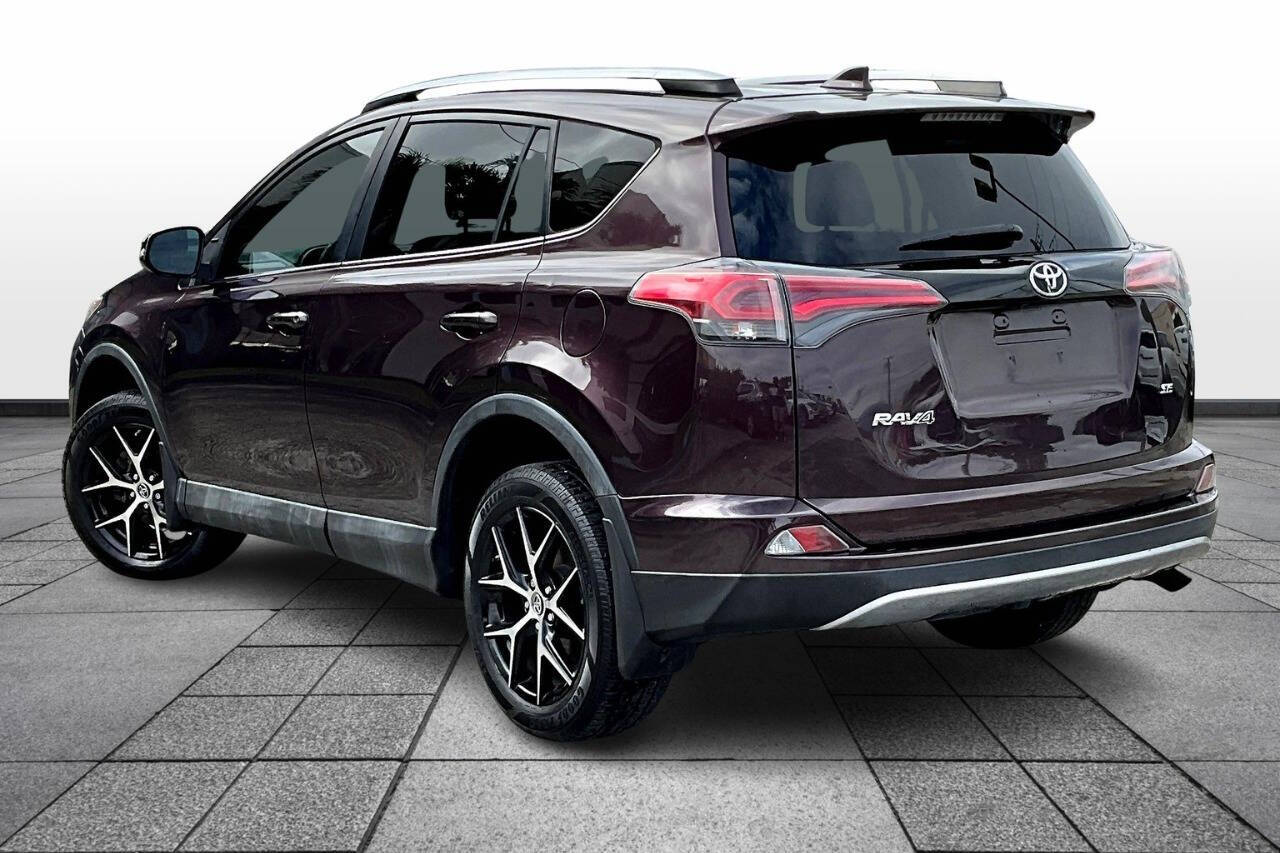 Vehicle image 6 of 32