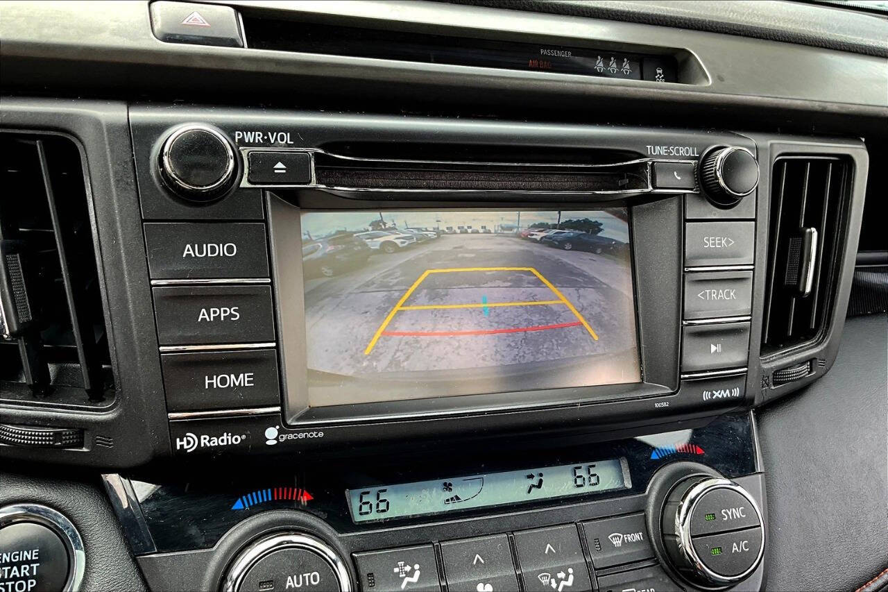 Vehicle image 19 of 32