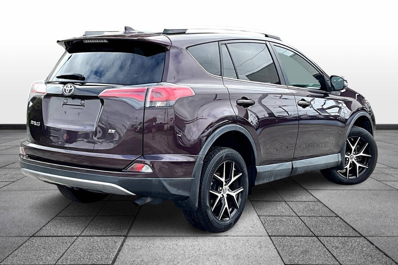 Vehicle image 2 of 32