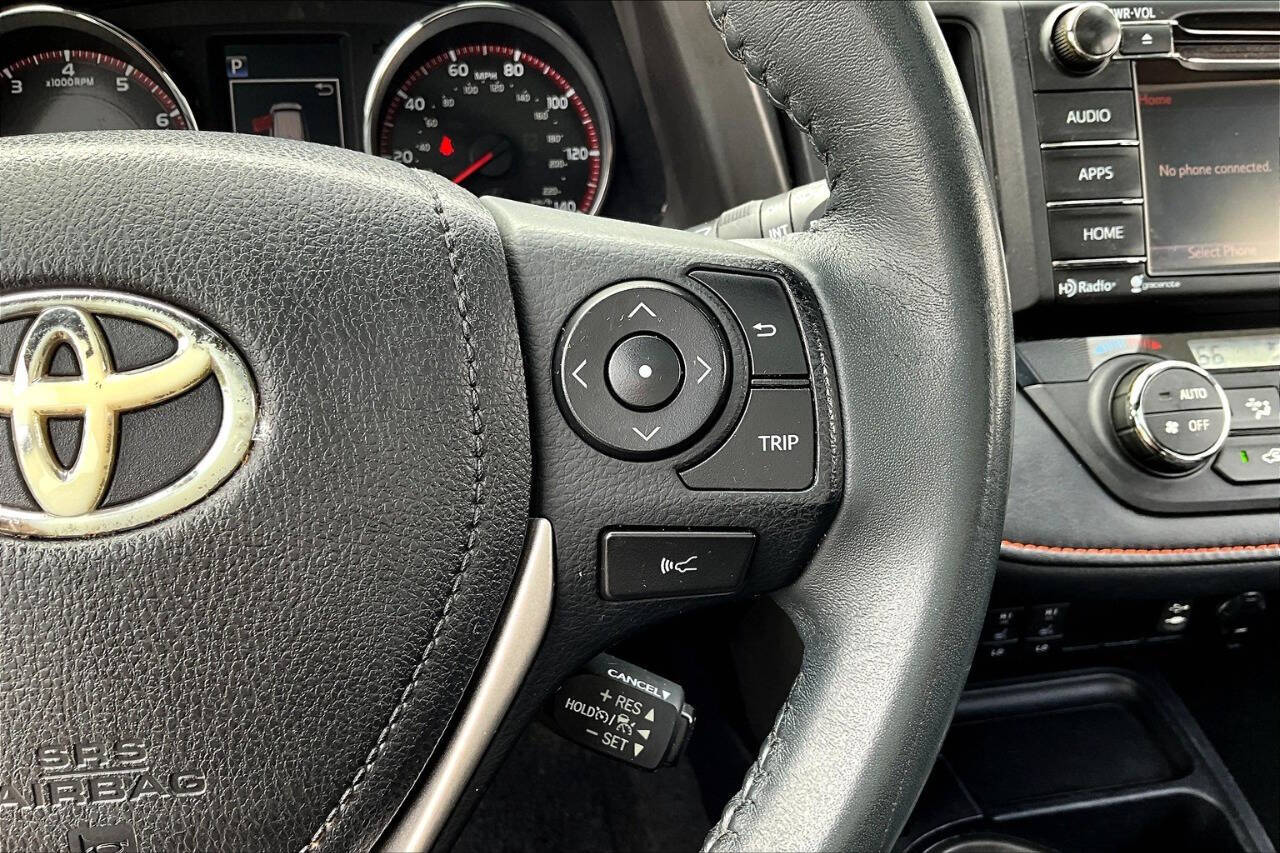 Vehicle image 17 of 32