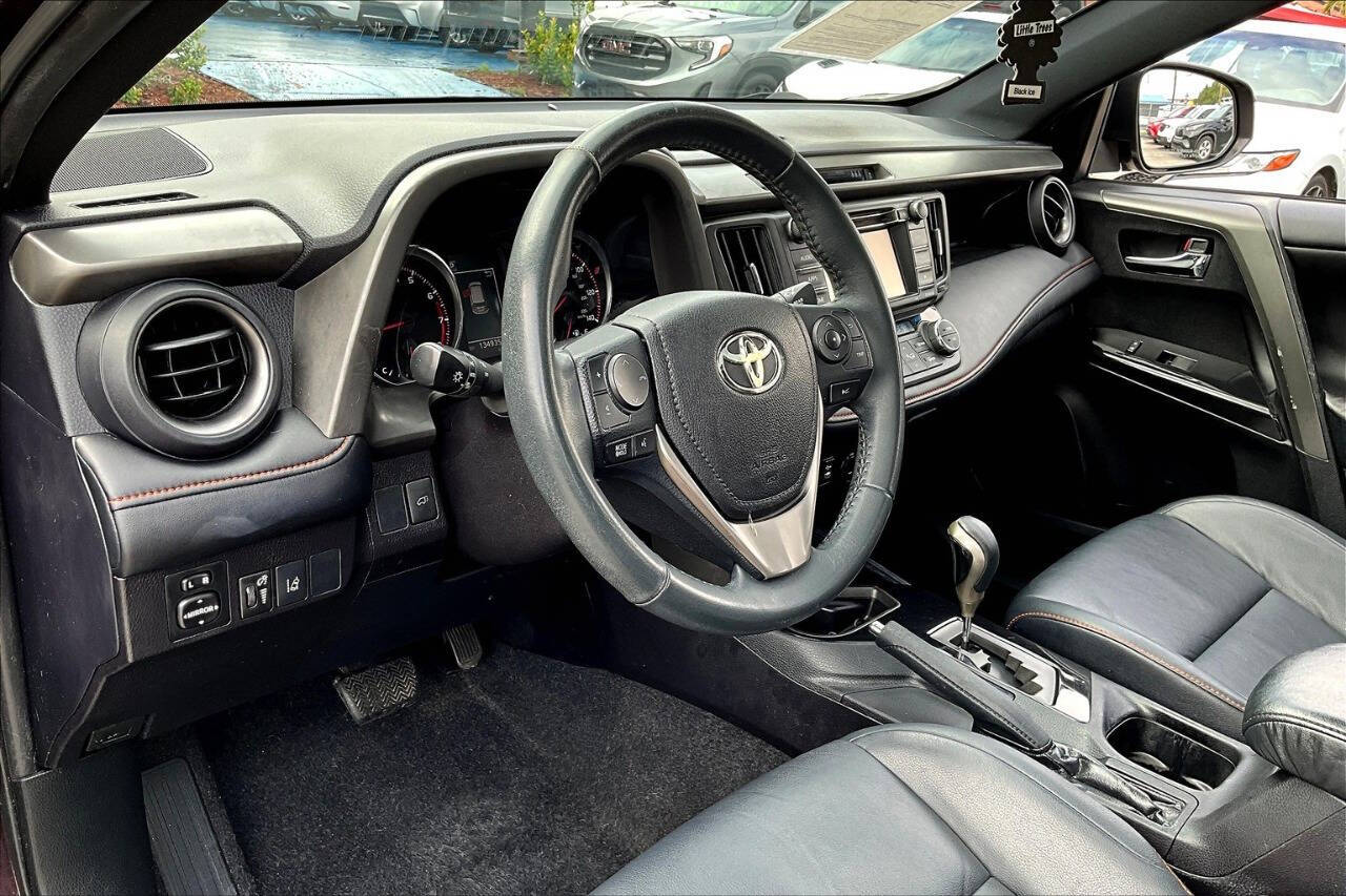 Vehicle image 12 of 32