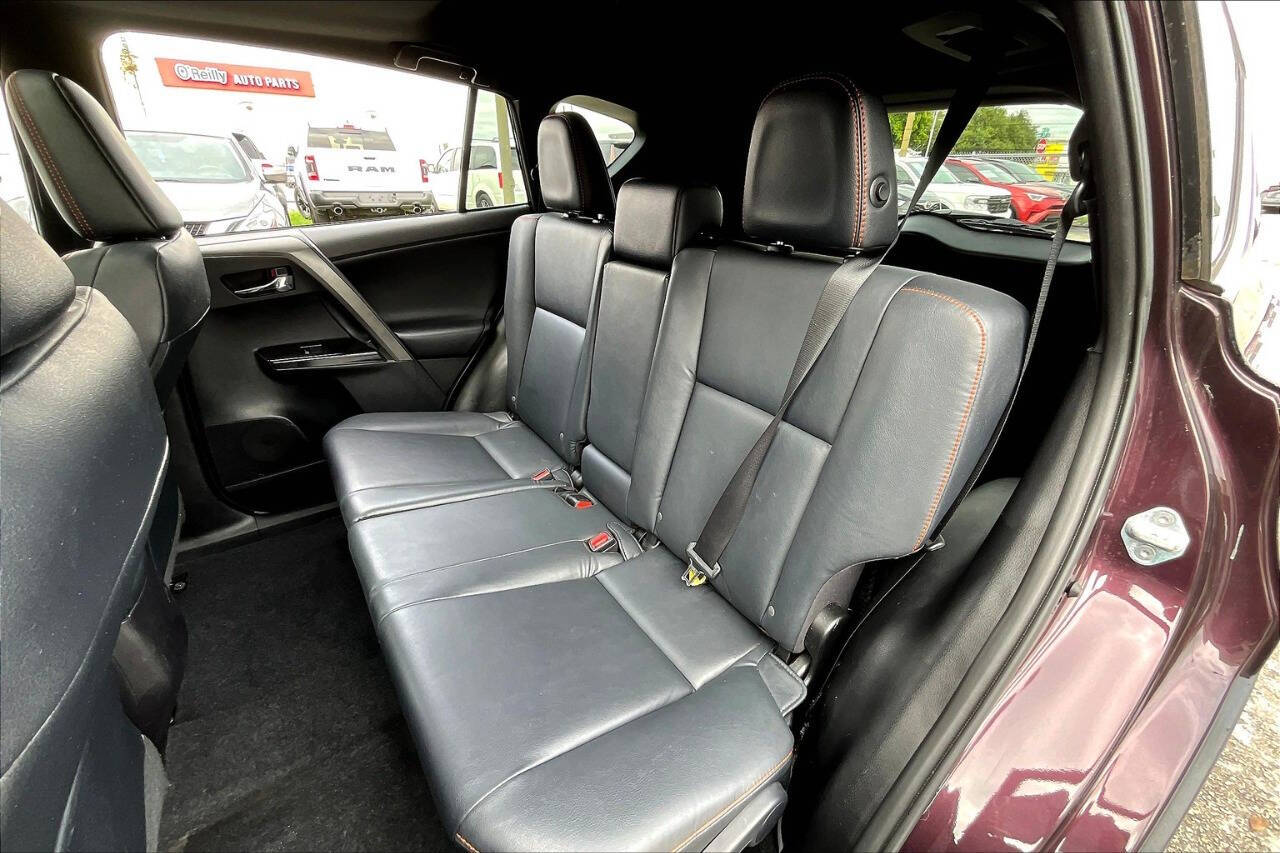 Vehicle image 24 of 32