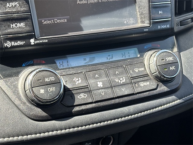 Vehicle image 18 of 25