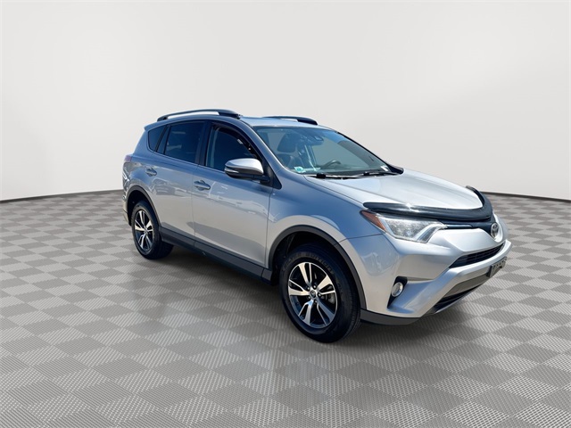 Vehicle image 4 of 25