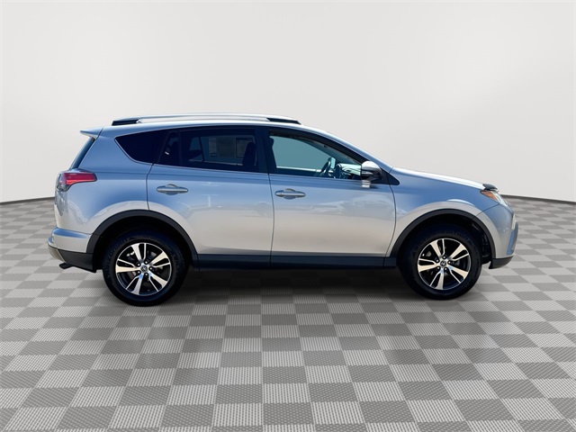 Vehicle image 5 of 25