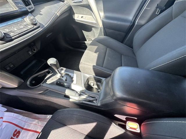 Vehicle image 20 of 25
