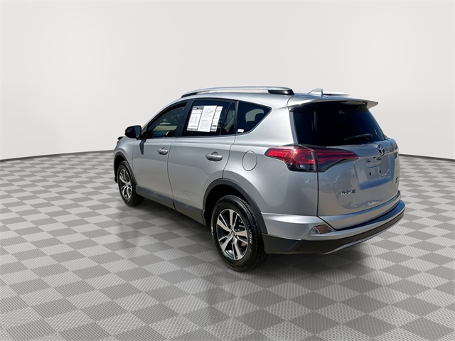 Vehicle image 8 of 25