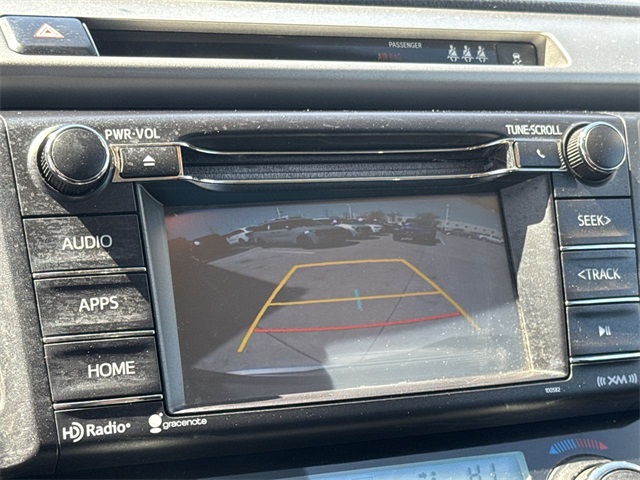 Vehicle image 17 of 25