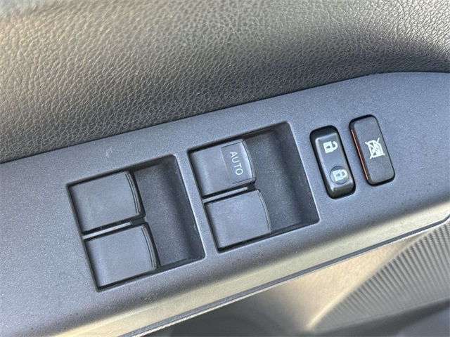 Vehicle image 13 of 25