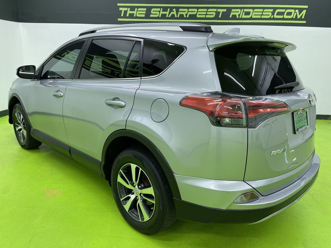 Vehicle image 8 of 30