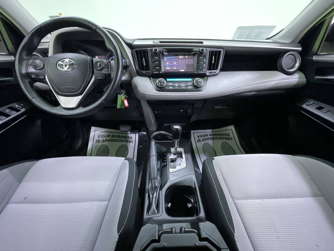 Vehicle image 18 of 30