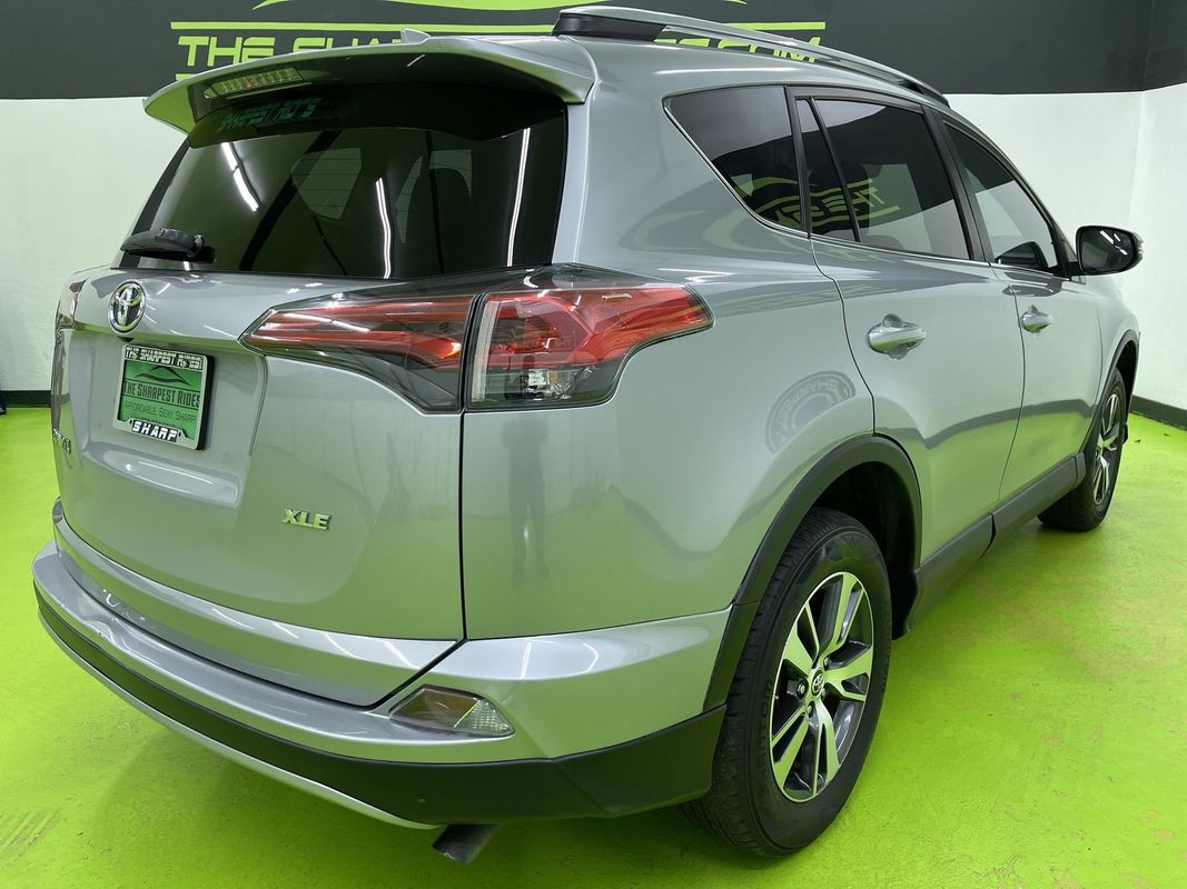 Vehicle image 7 of 30
