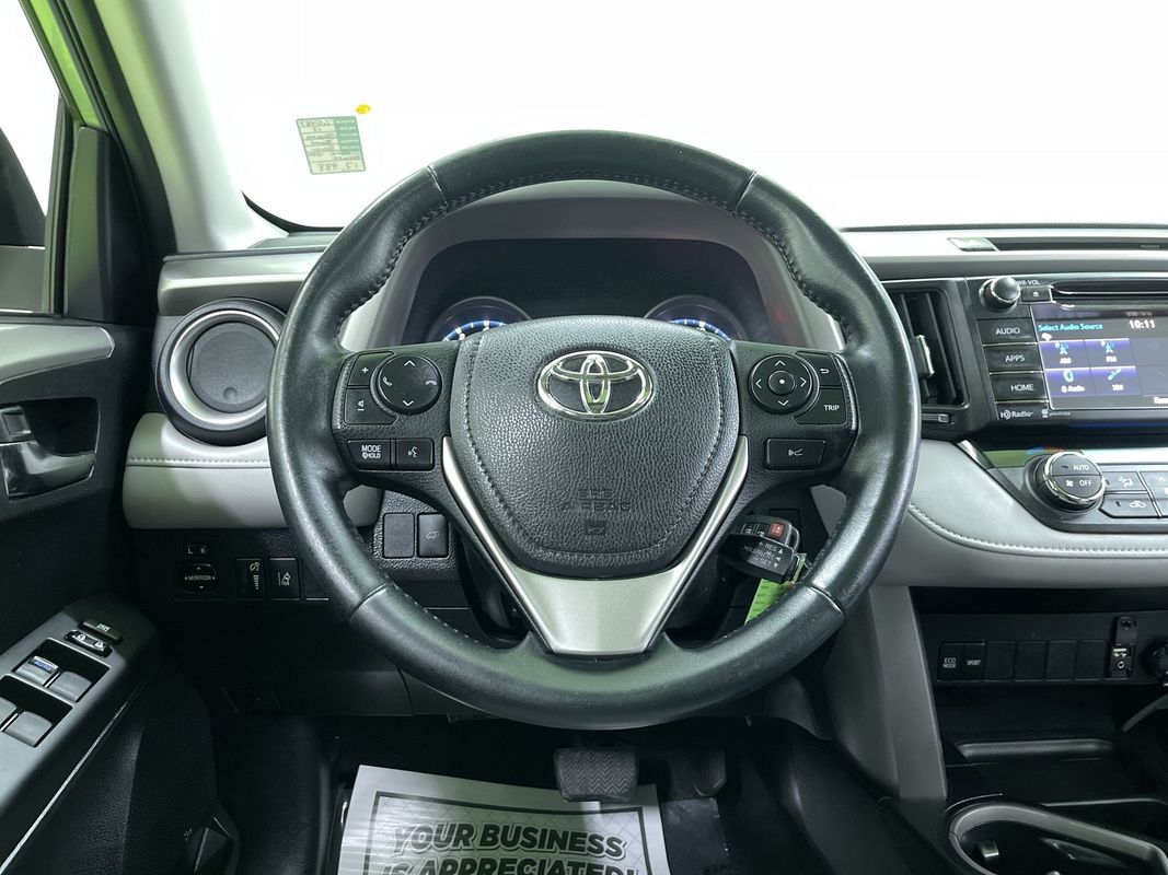 Vehicle image 20 of 30