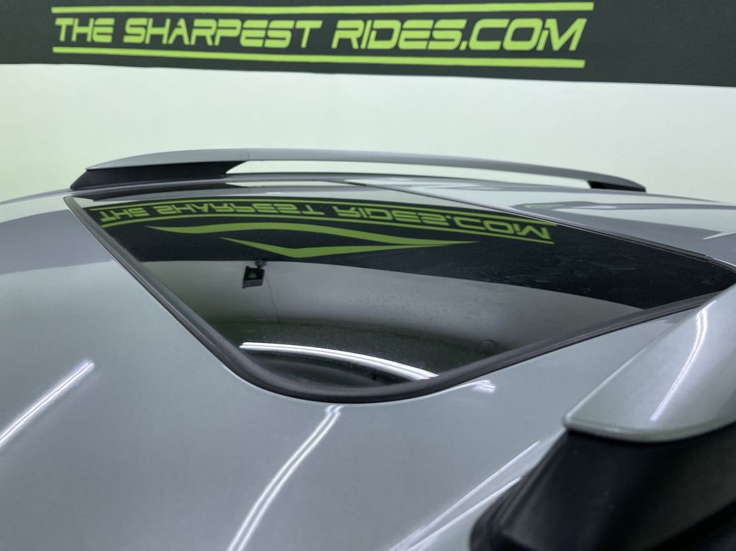 Vehicle image 26 of 30
