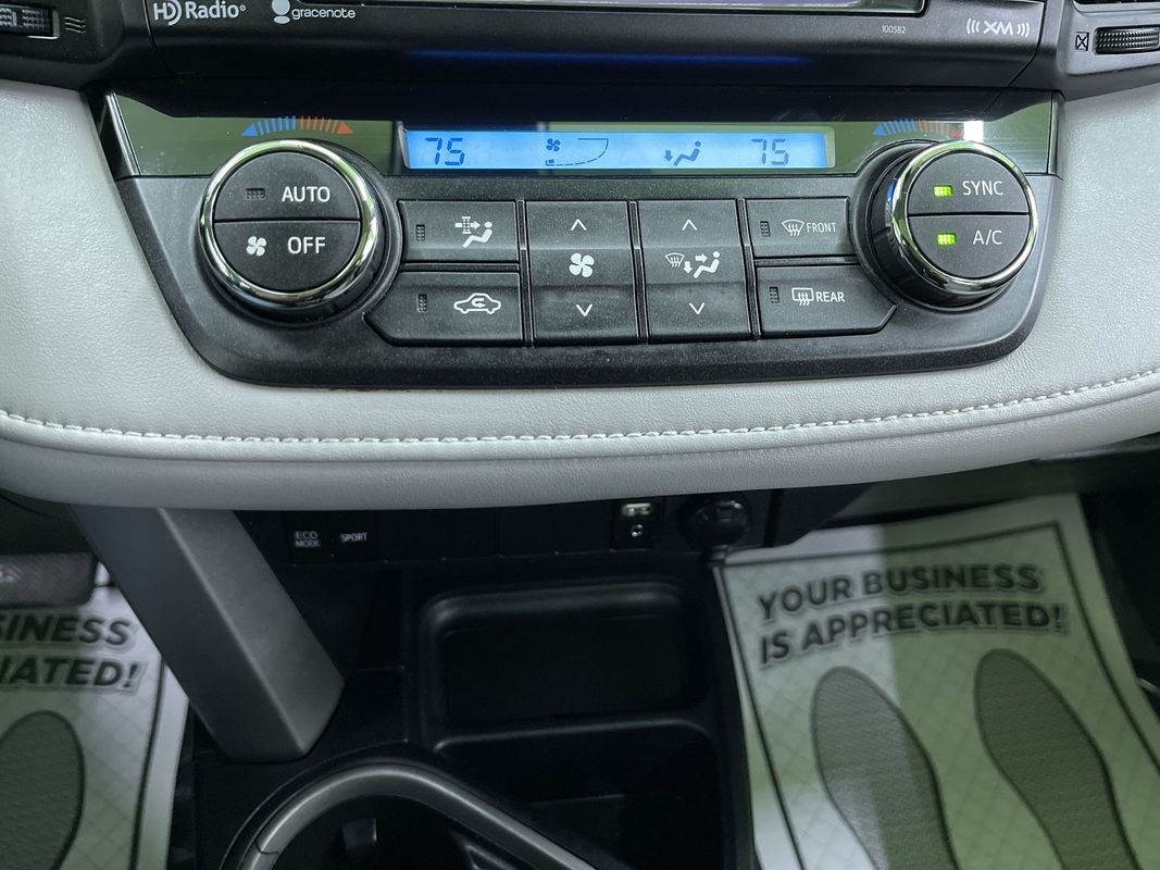 Vehicle image 23 of 30