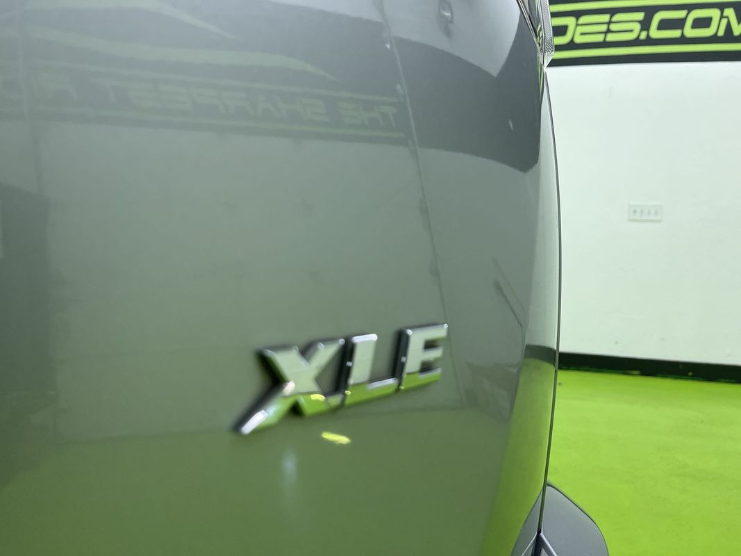 Vehicle image 14 of 30