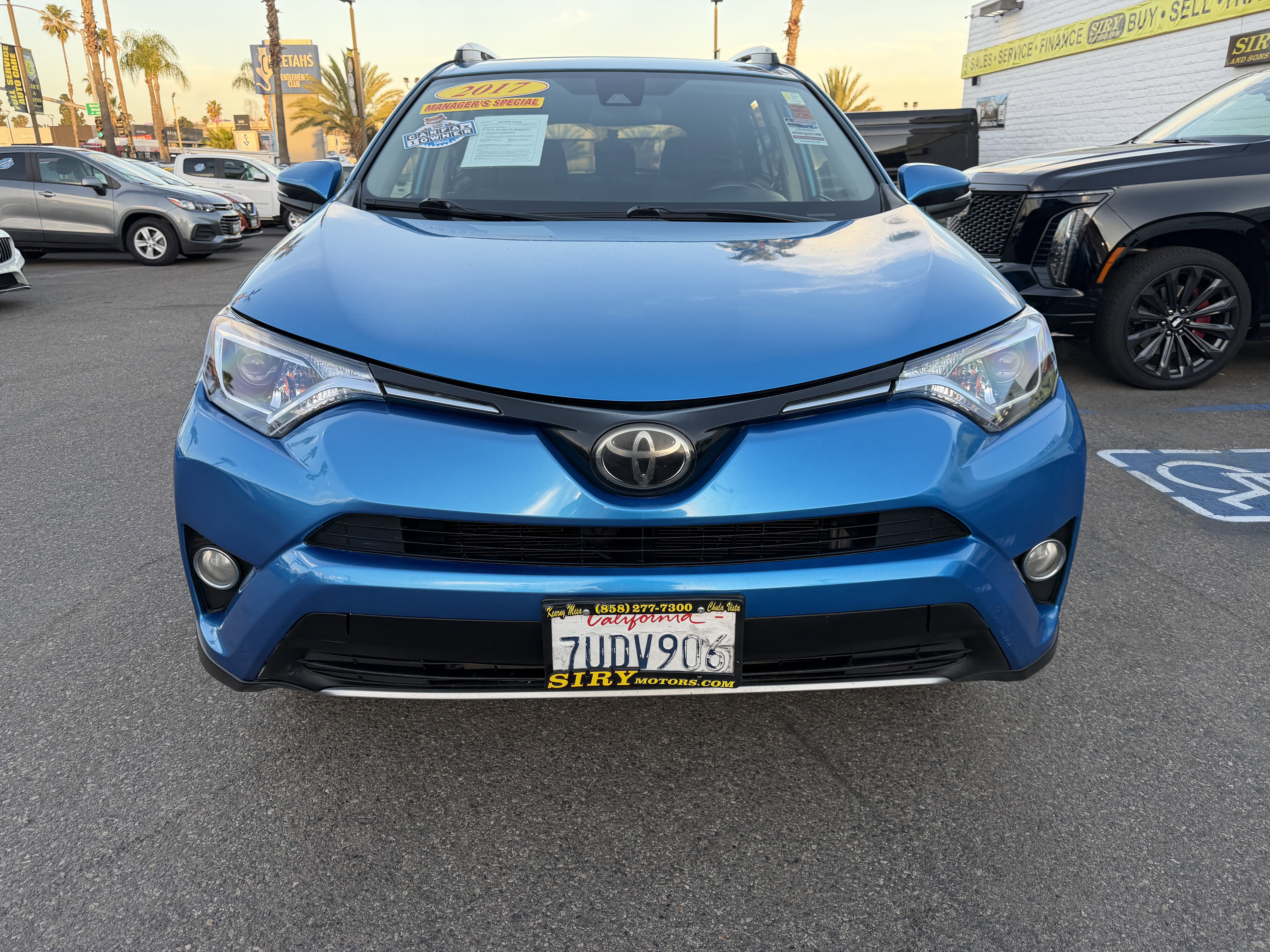 2017 Toyota RAV4 XLE Image 2 of 26